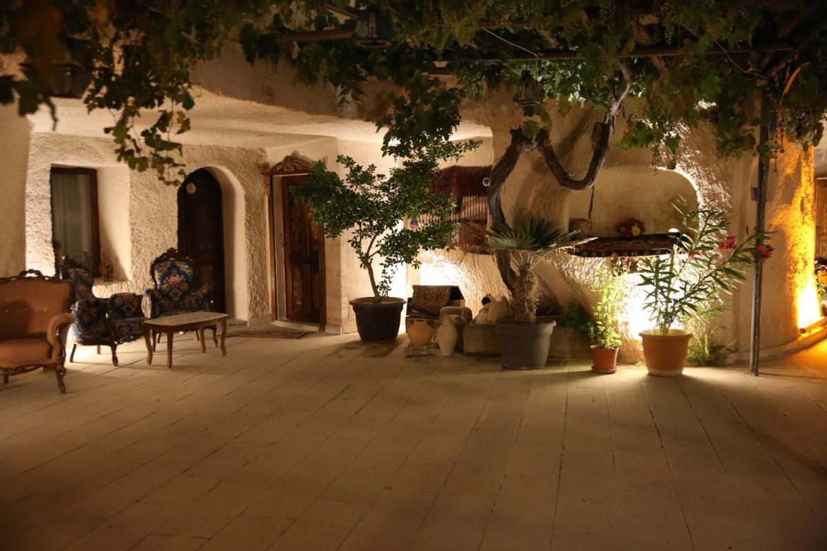 Hermes Cave Hotel