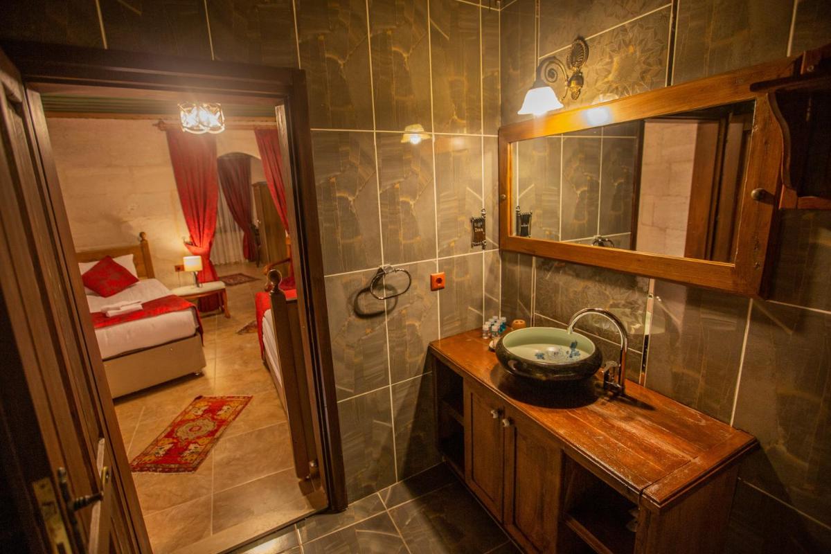 Hermes Cave Hotel