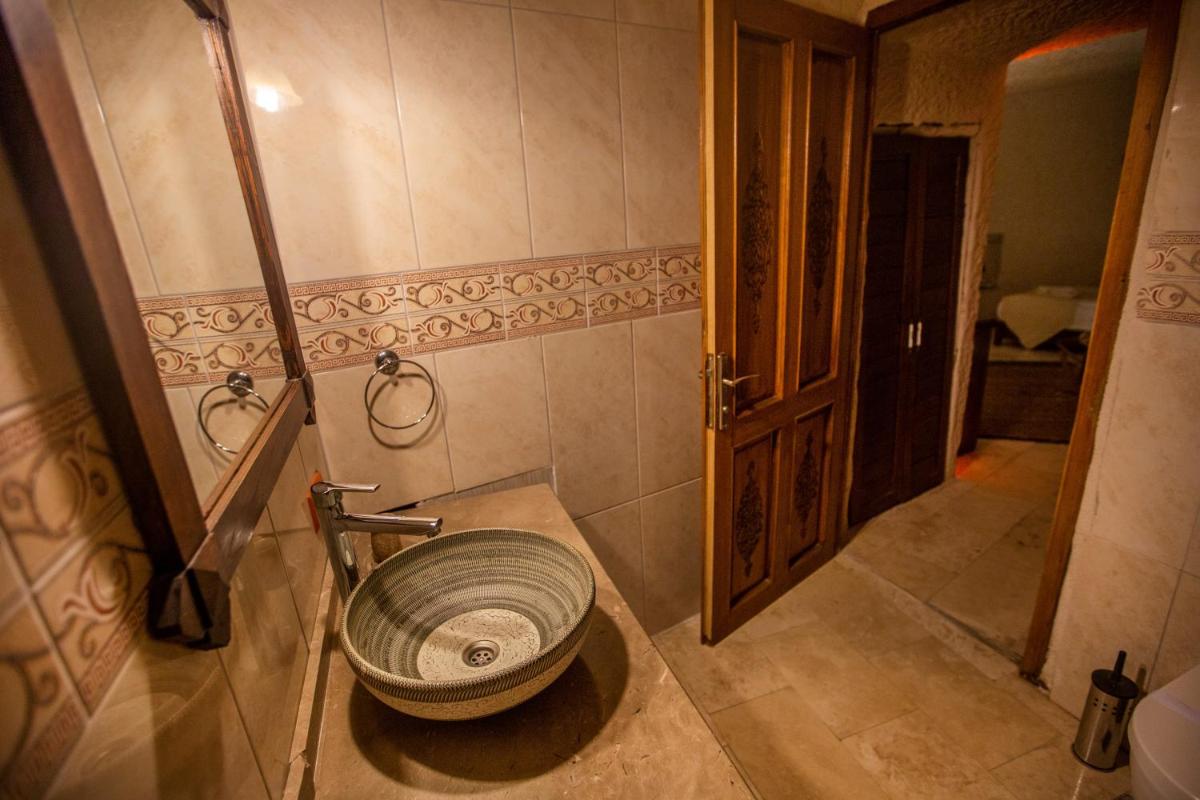 Hermes Cave Hotel