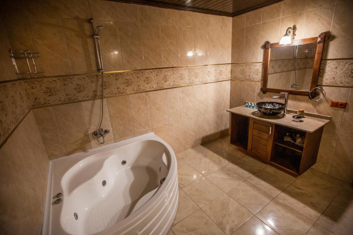Hermes Cave Hotel