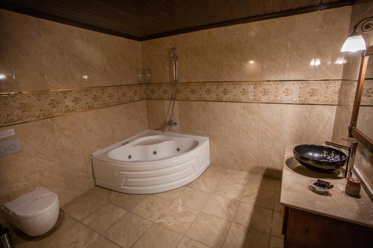 Hermes Cave Hotel