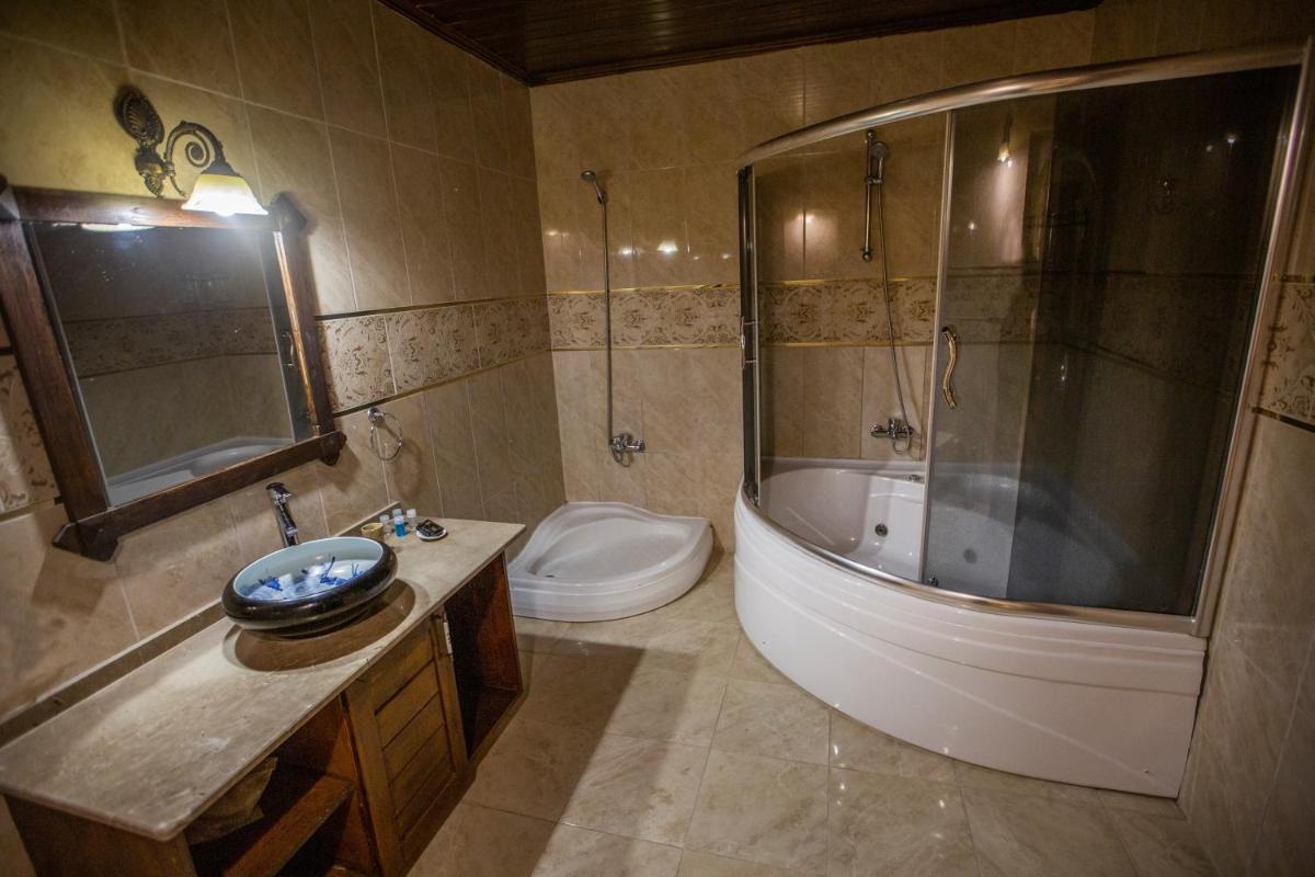 Hermes Cave Hotel