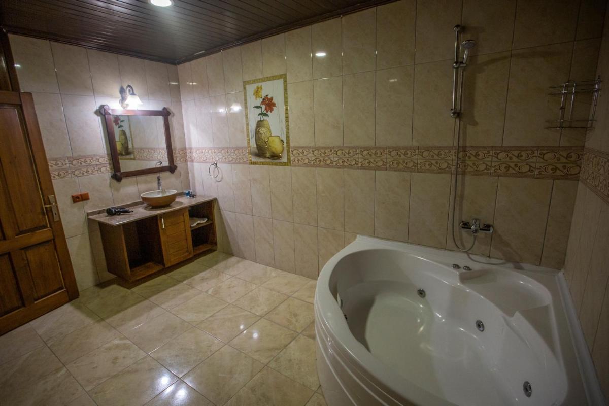 Hermes Cave Hotel