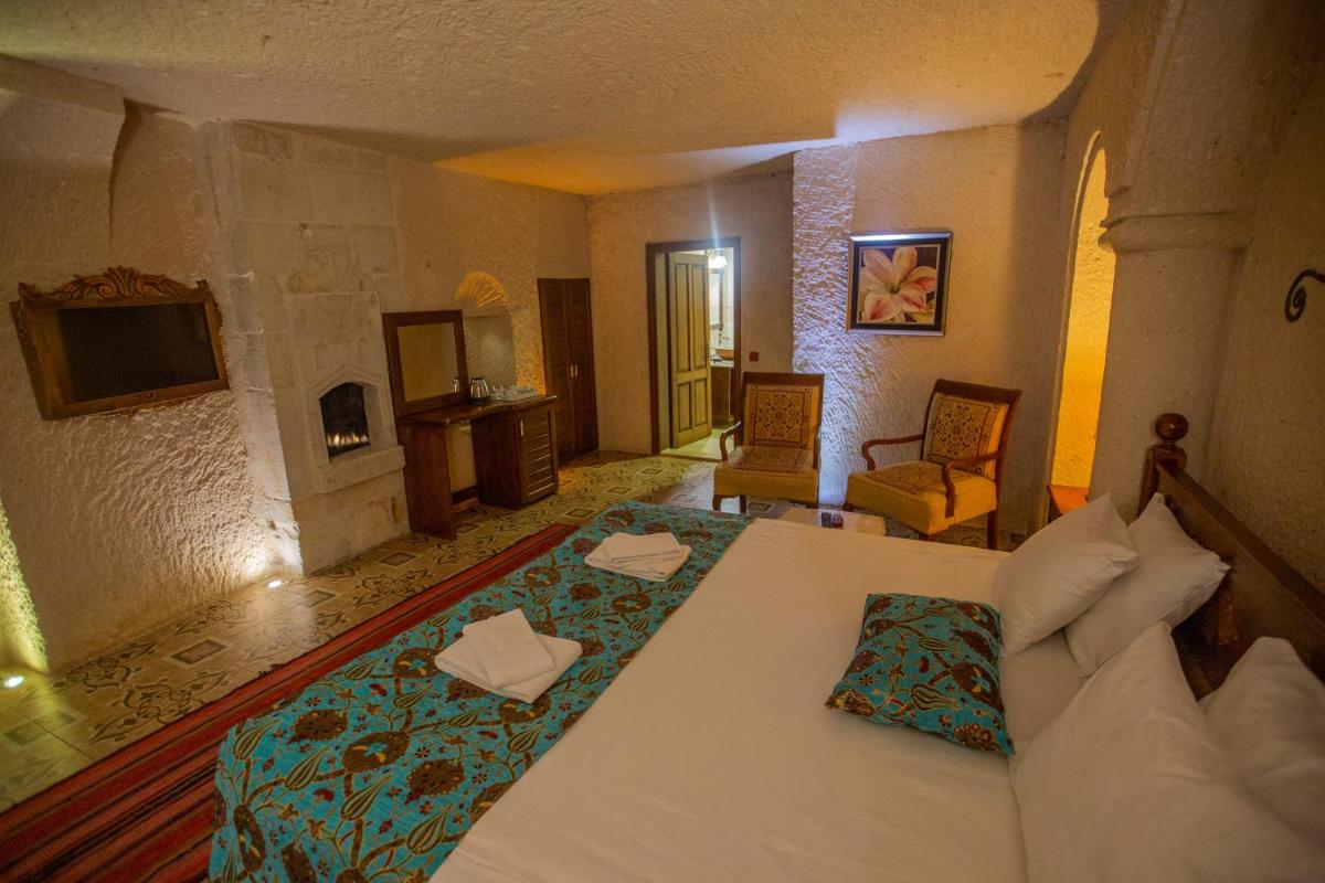 Hermes Cave Hotel