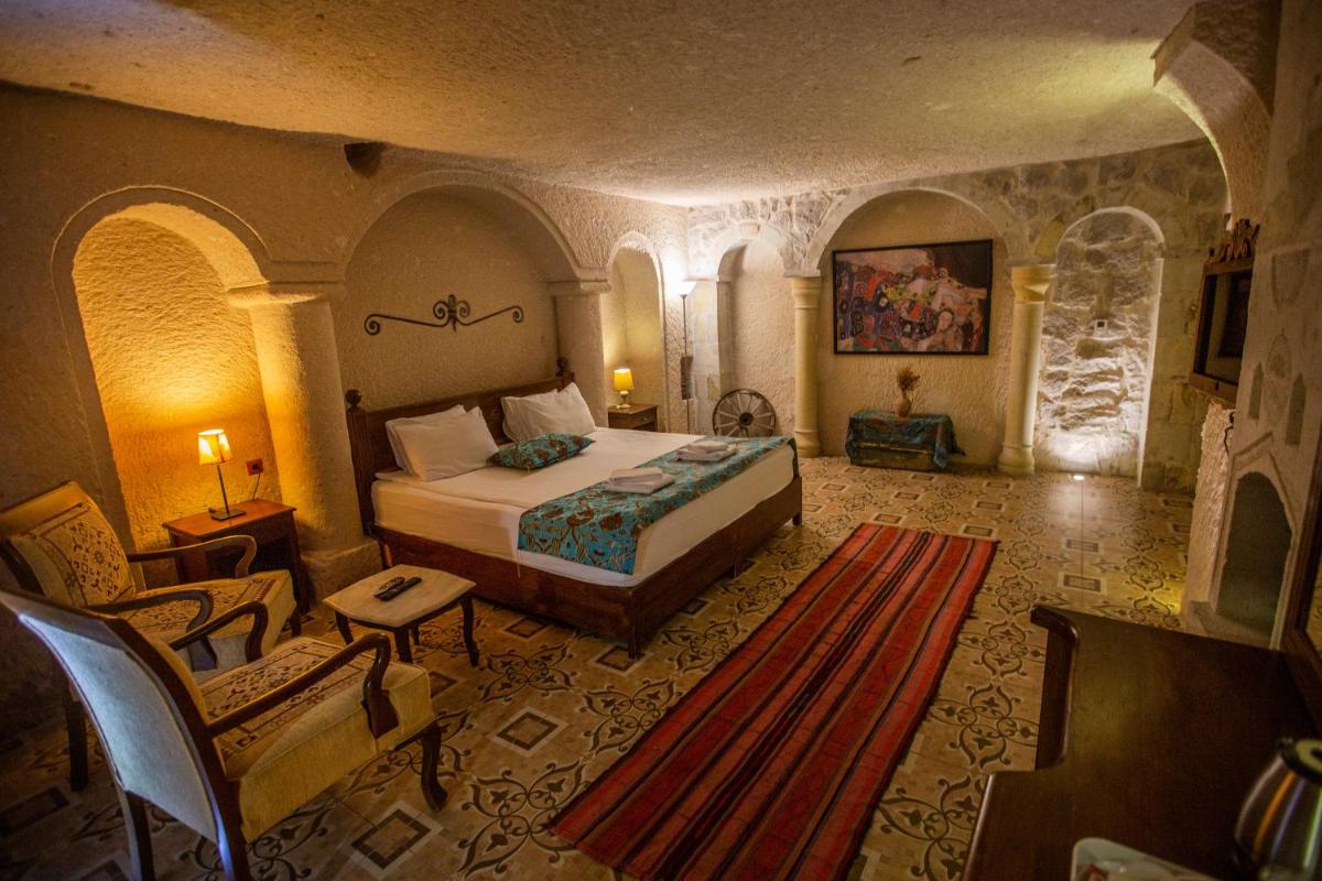 Hermes Cave Hotel