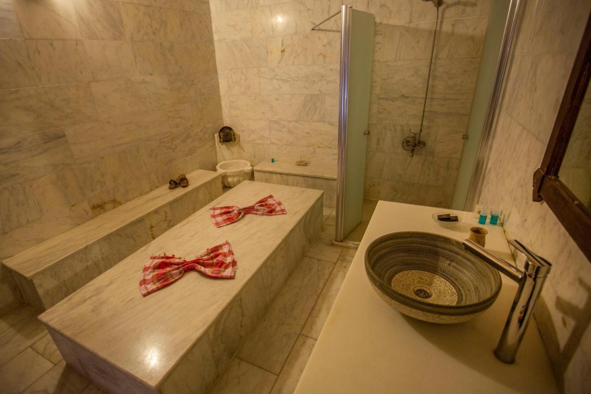 Hermes Cave Hotel