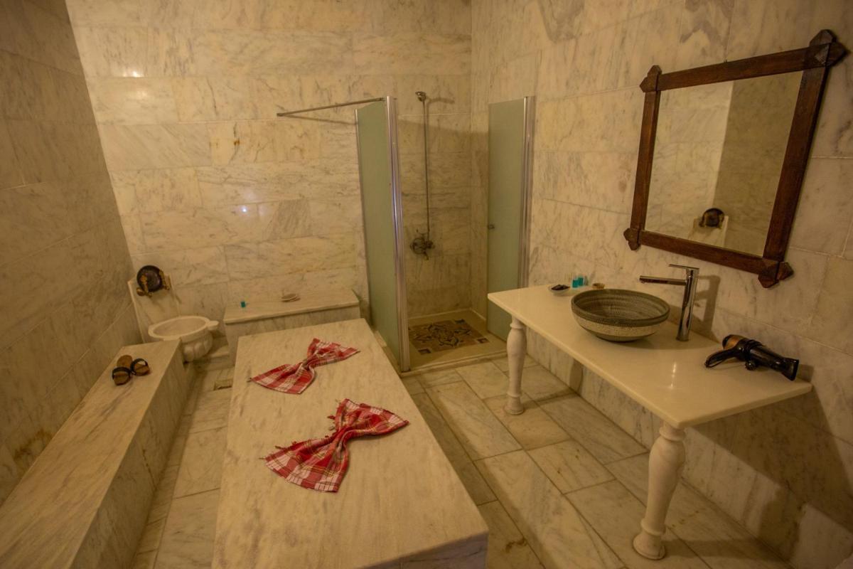 Hermes Cave Hotel
