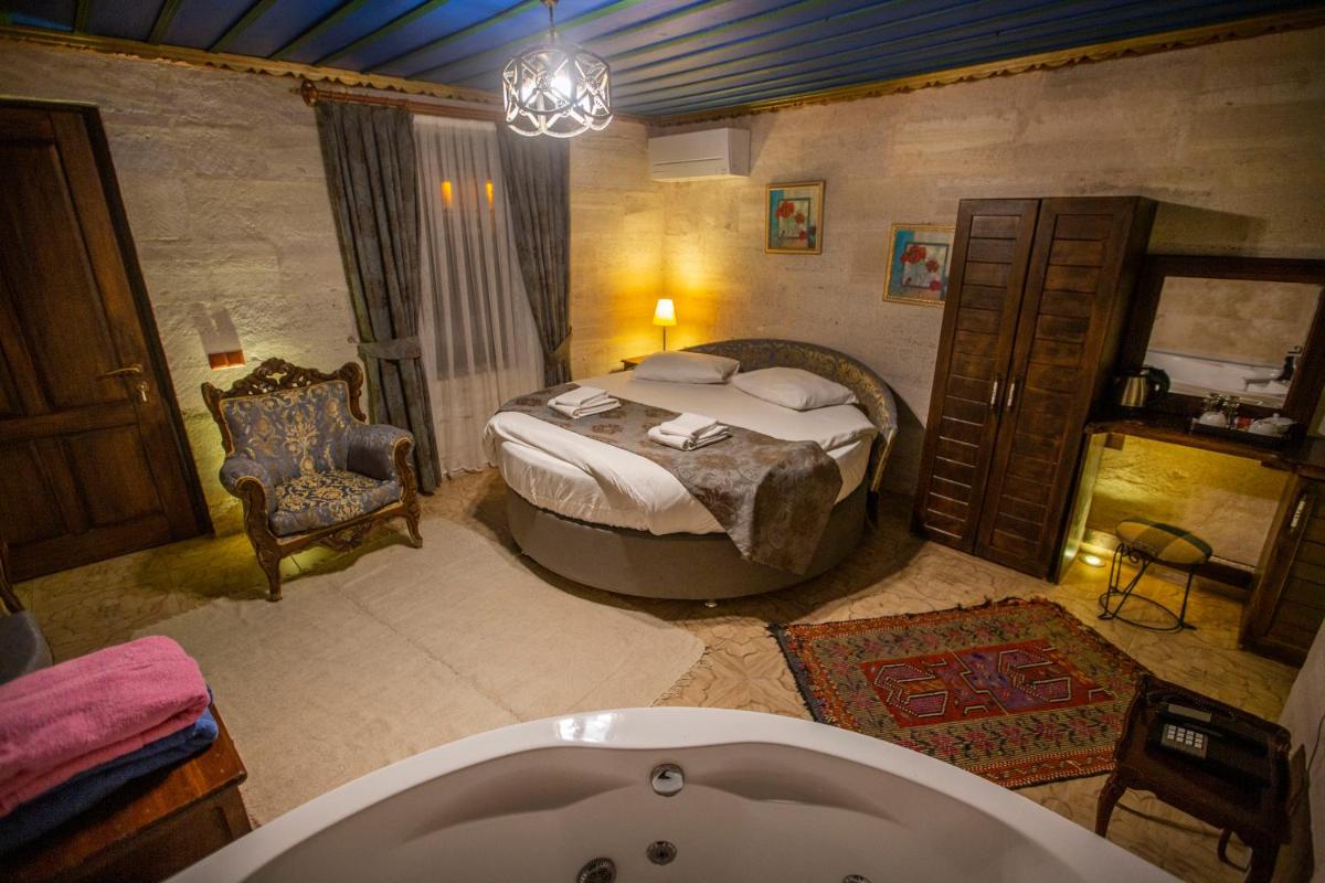 Hermes Cave Hotel