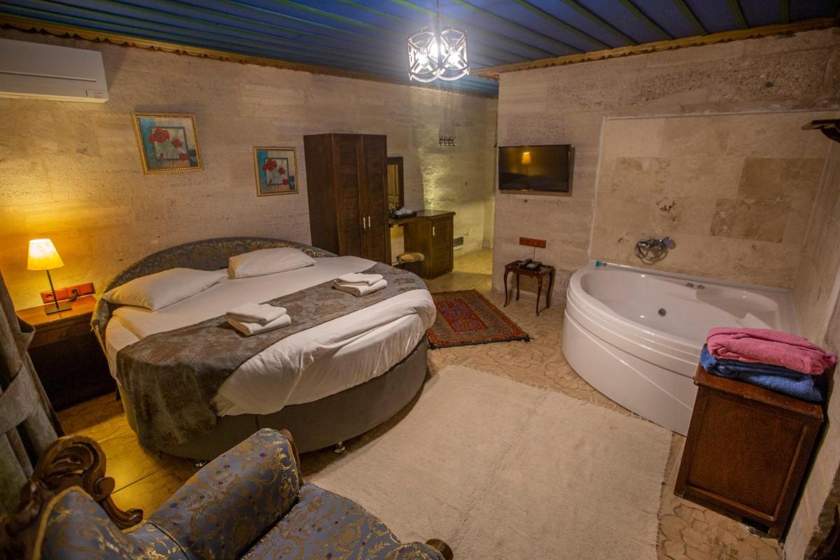 Hermes Cave Hotel