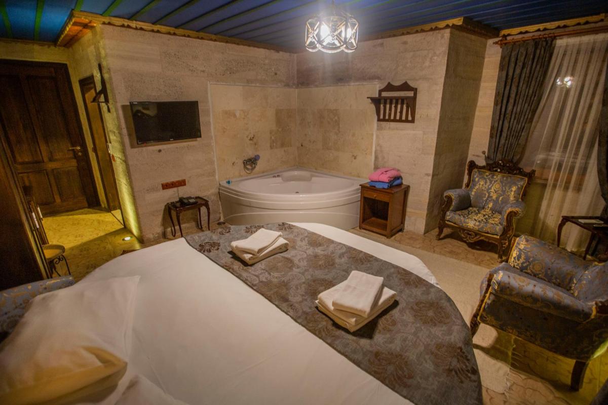Hermes Cave Hotel