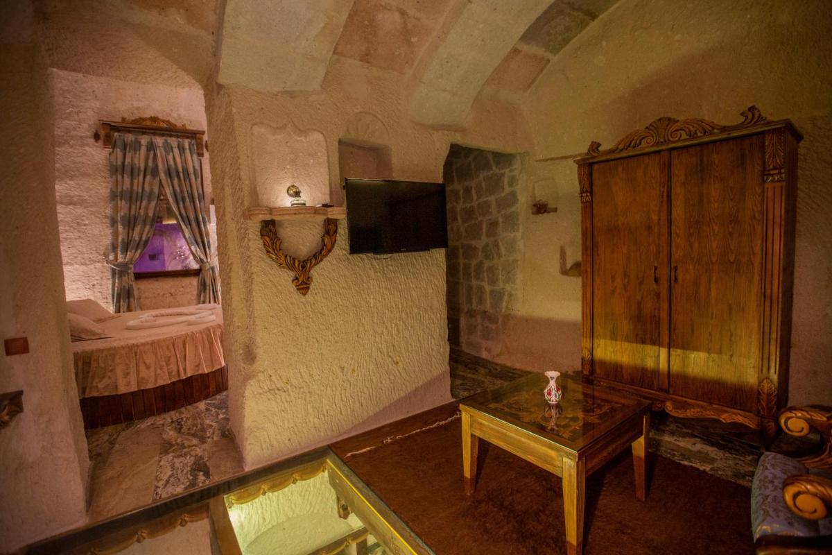 Hermes Cave Hotel