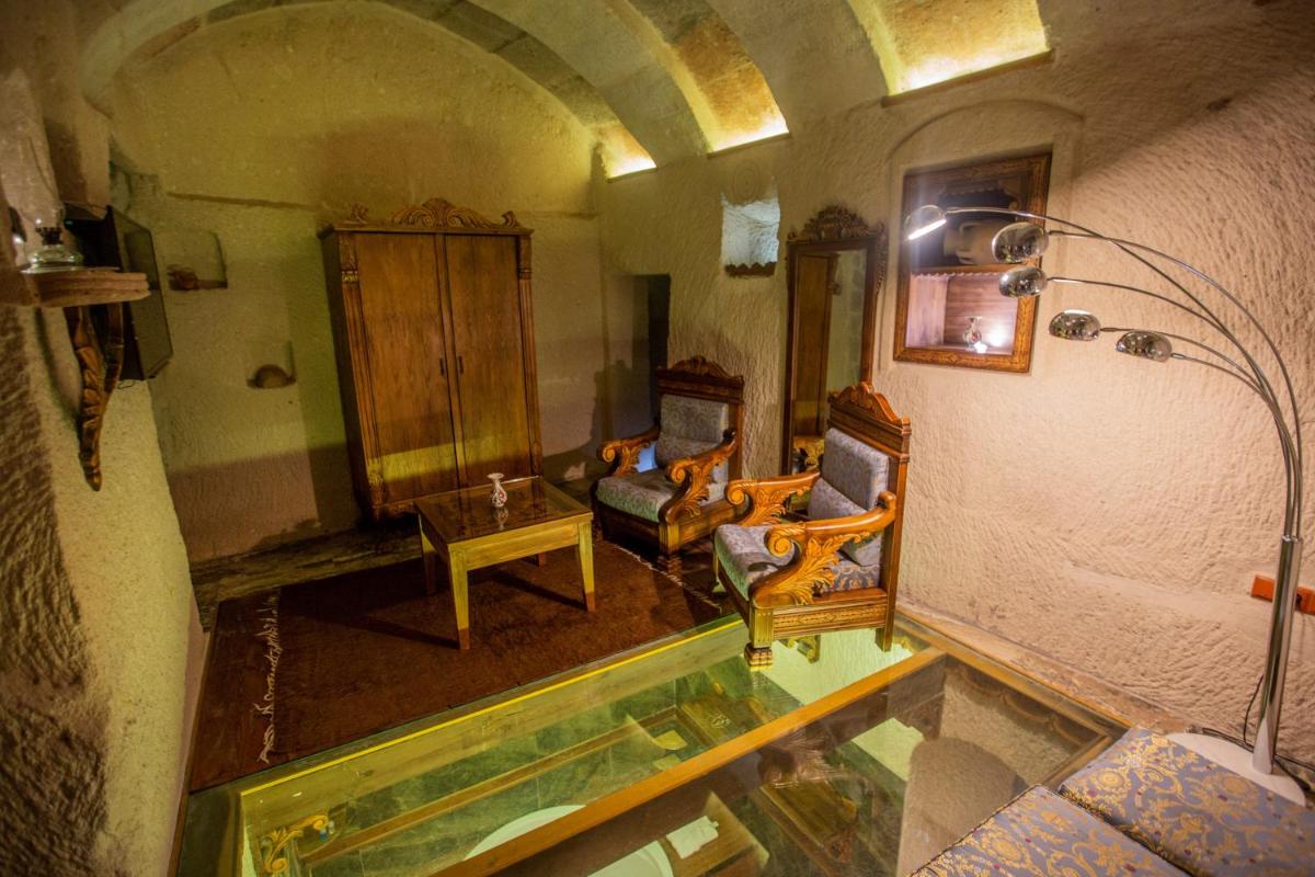 Hermes Cave Hotel