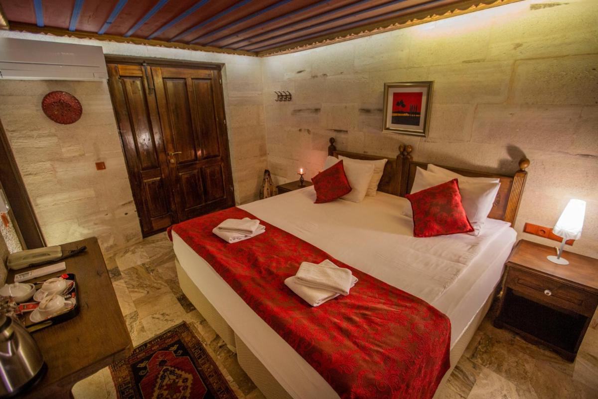 Hermes Cave Hotel