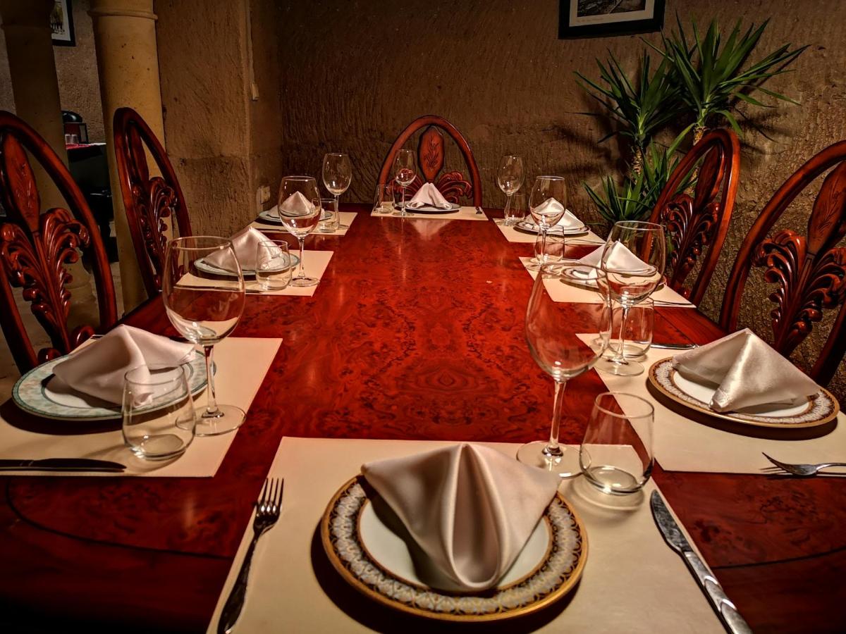 Hermes Cave Hotel
