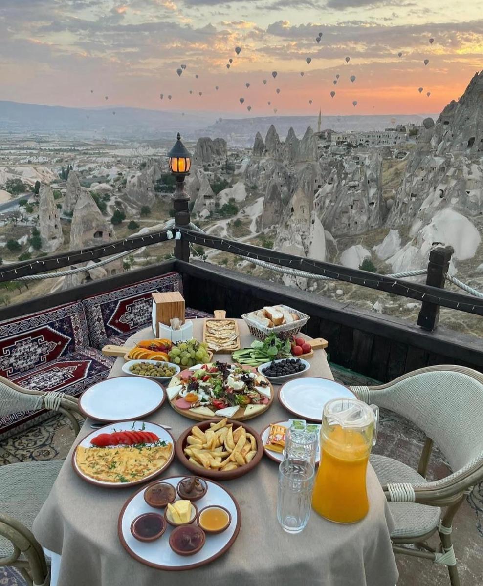 Hermes Cave Hotel