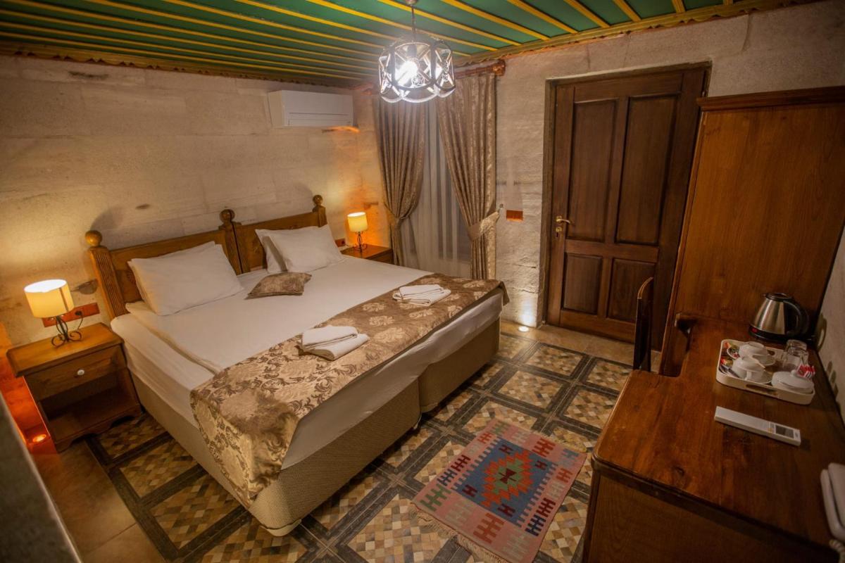 Hermes Cave Hotel