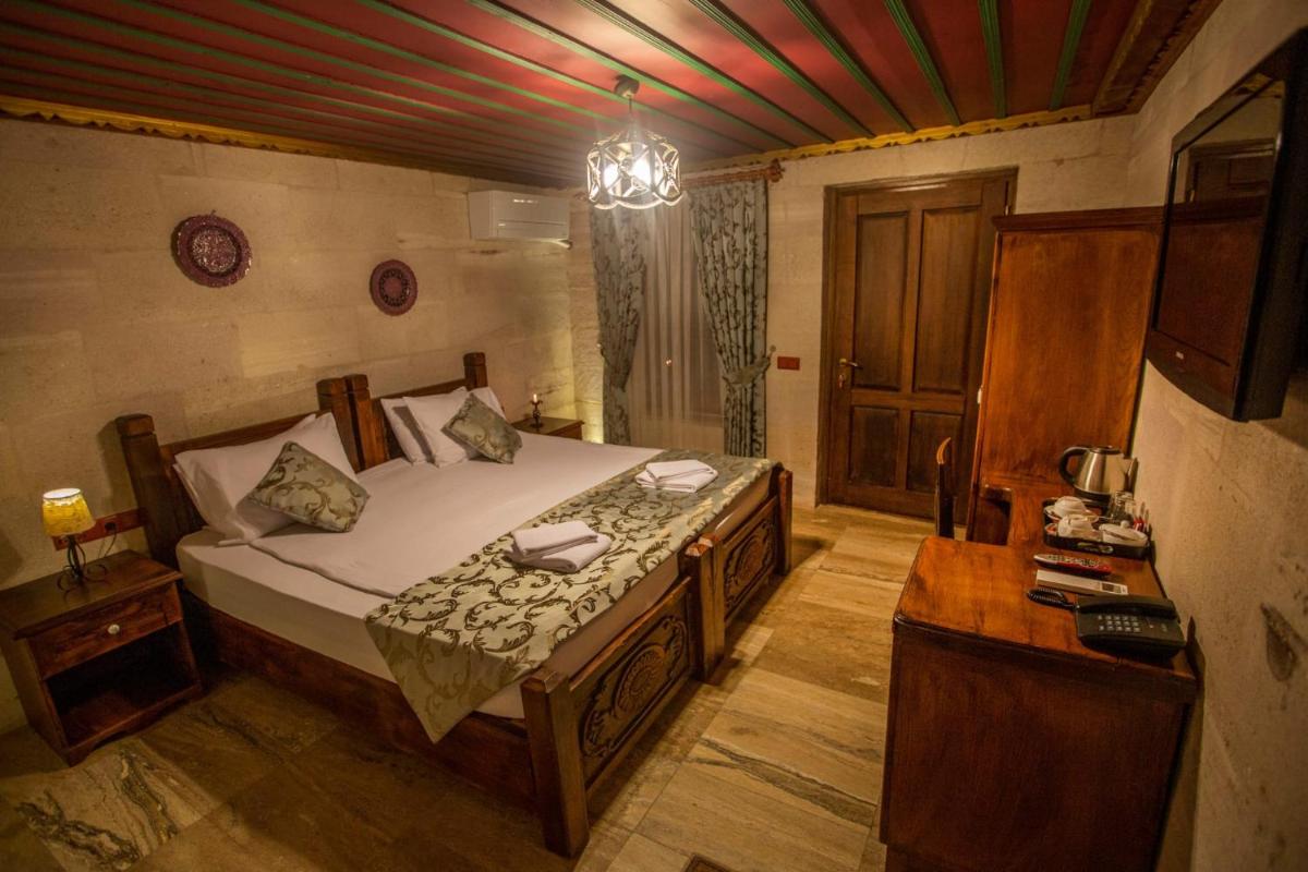 Hermes Cave Hotel