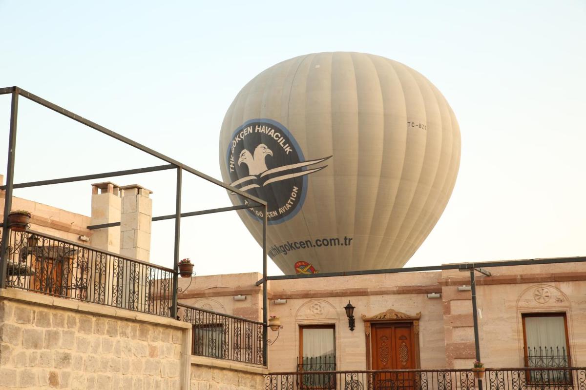 Hermes Cave Hotel