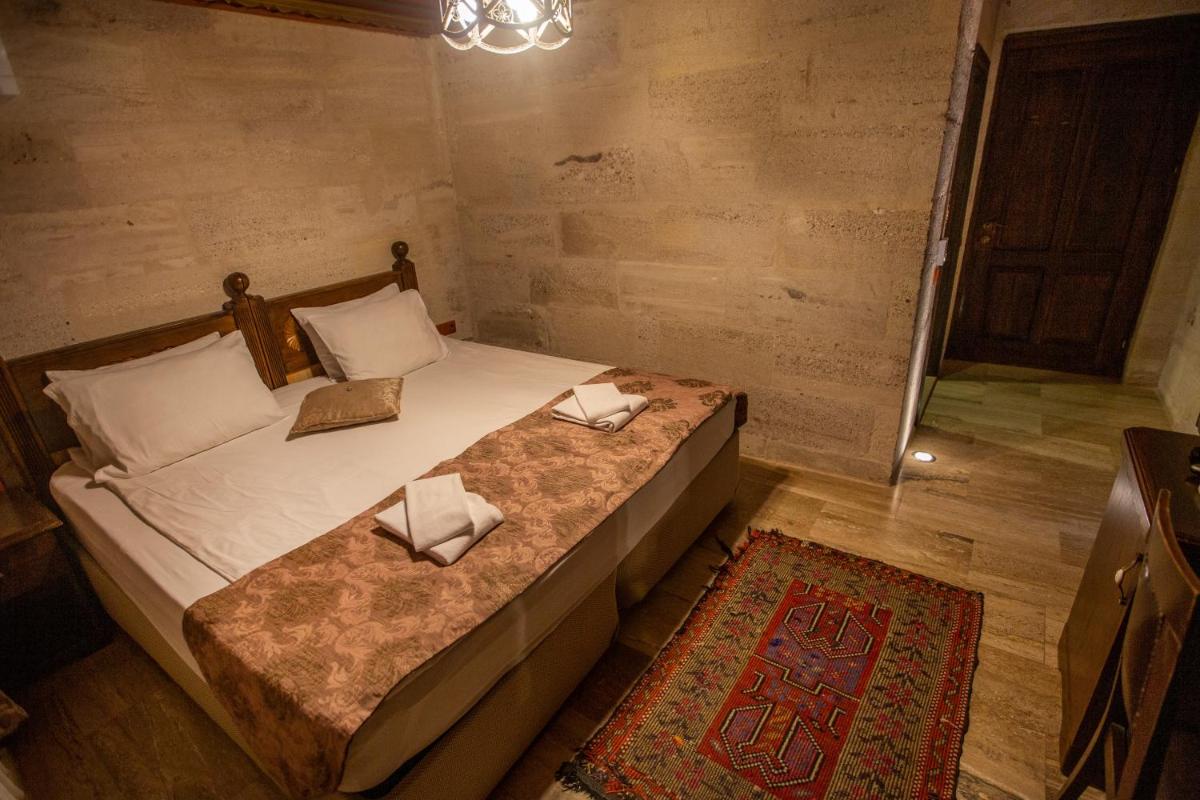 Hermes Cave Hotel