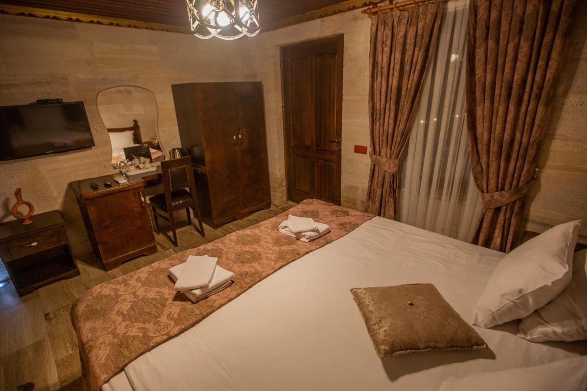 Hermes Cave Hotel