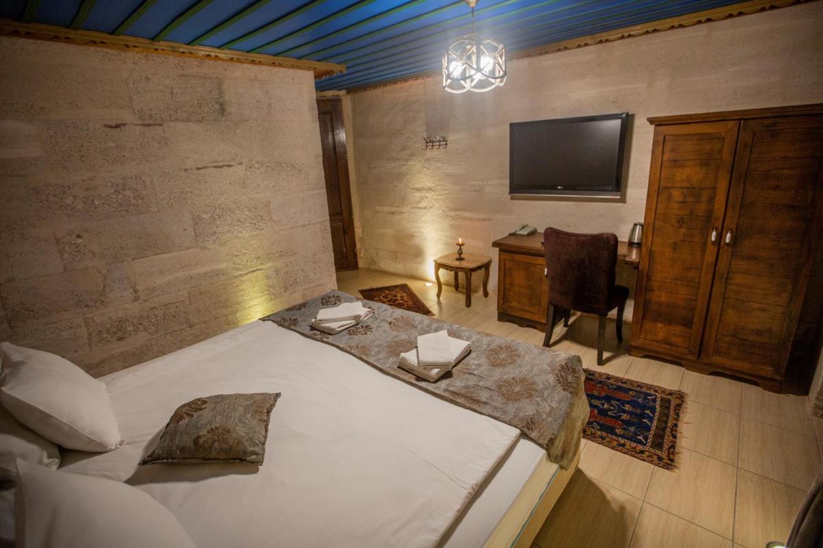 Hermes Cave Hotel
