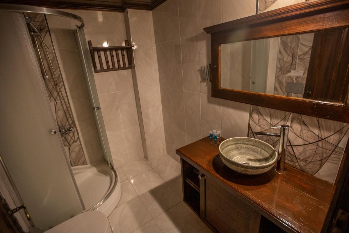Hermes Cave Hotel