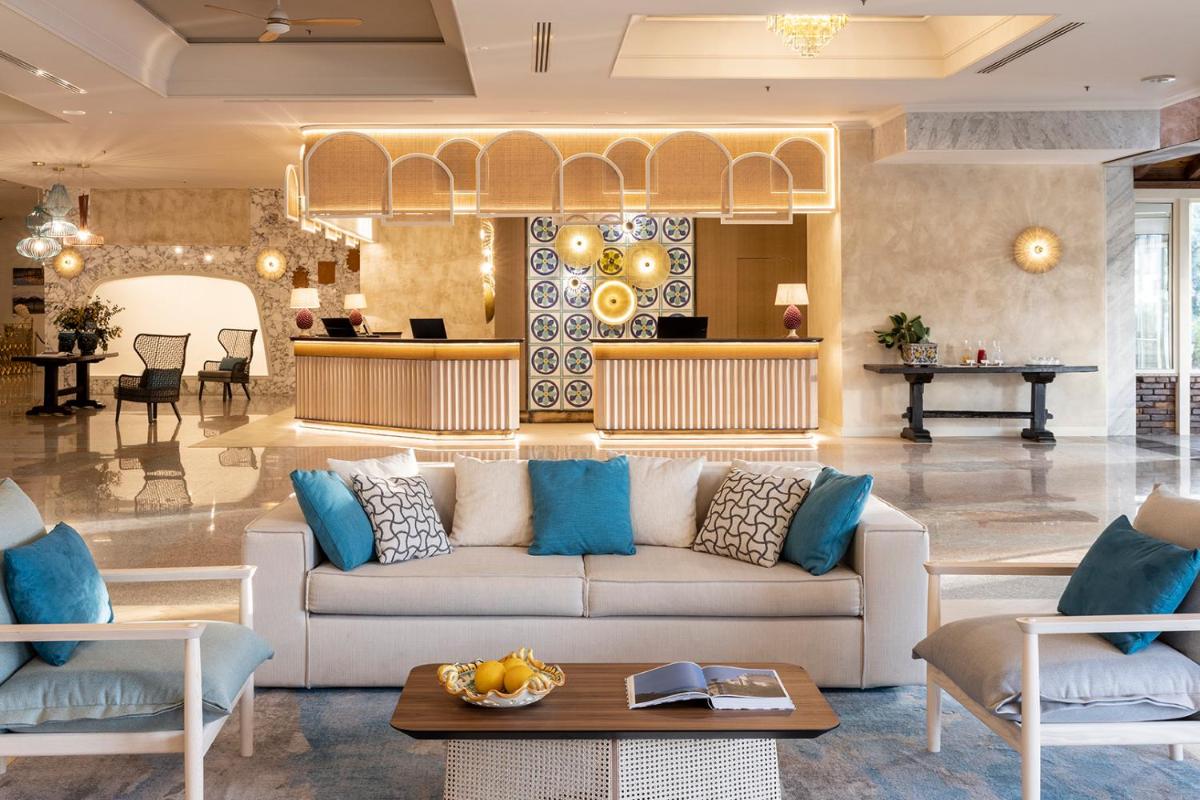 Delta Hotels by Marriott Giardini Naxos