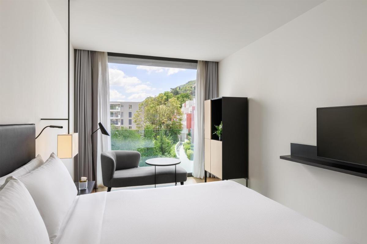 Hilton Lake Como
