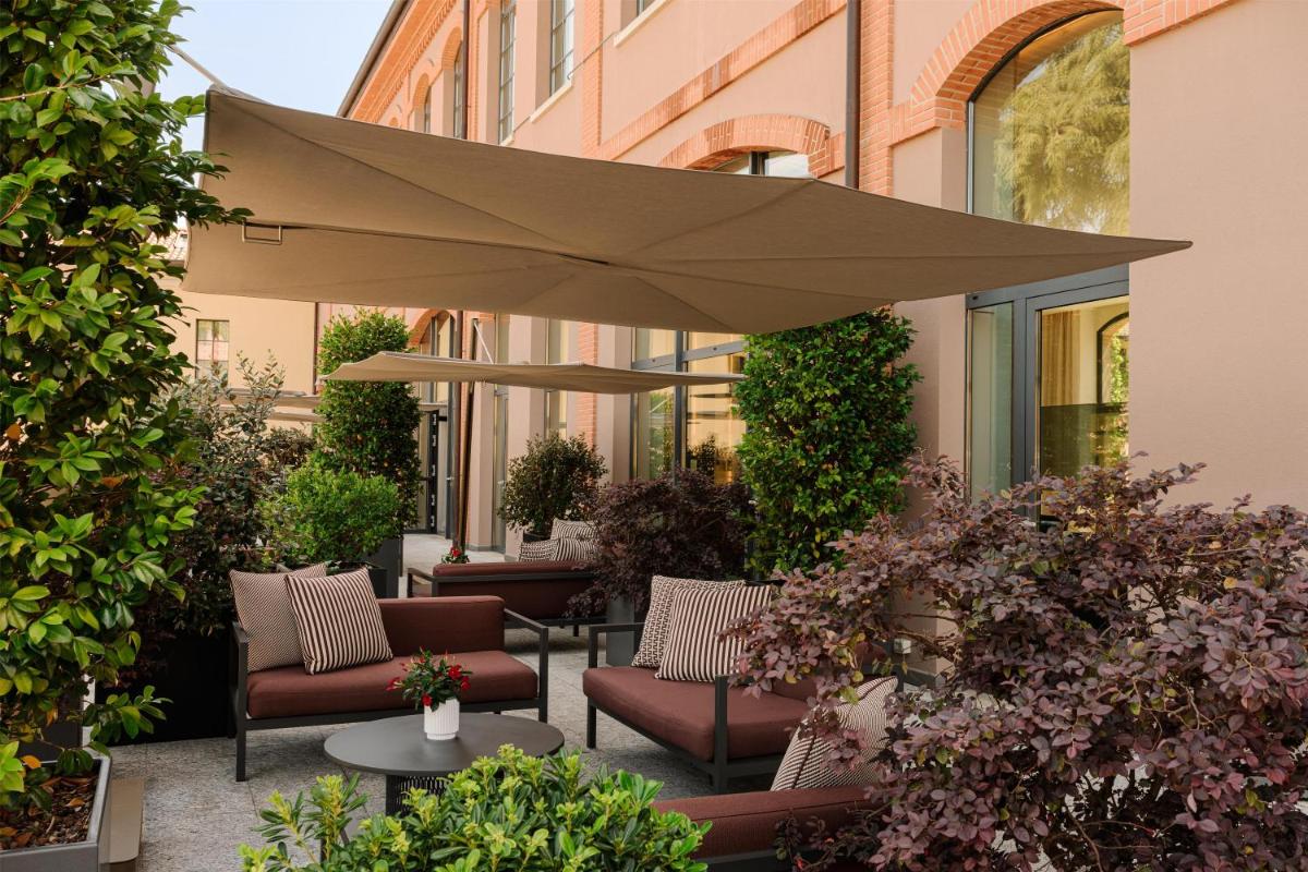 Hilton Lake Como