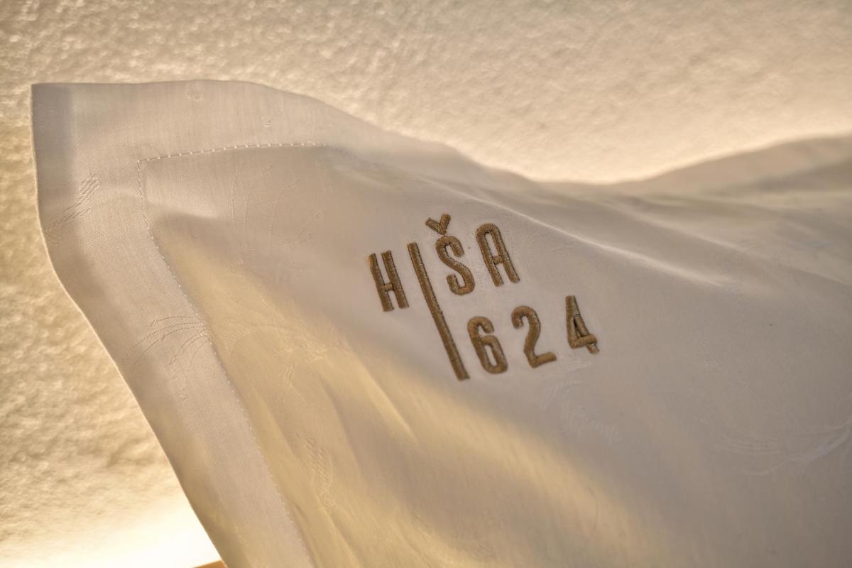 Hisa 1624 - Adults Only