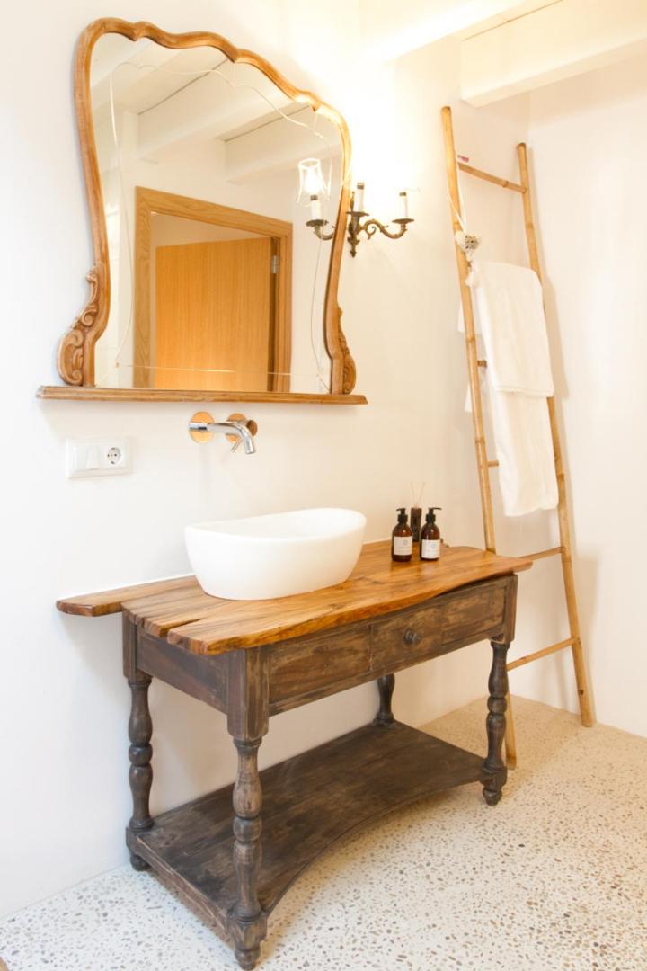 Home Hotel The Pink Pepper Tree