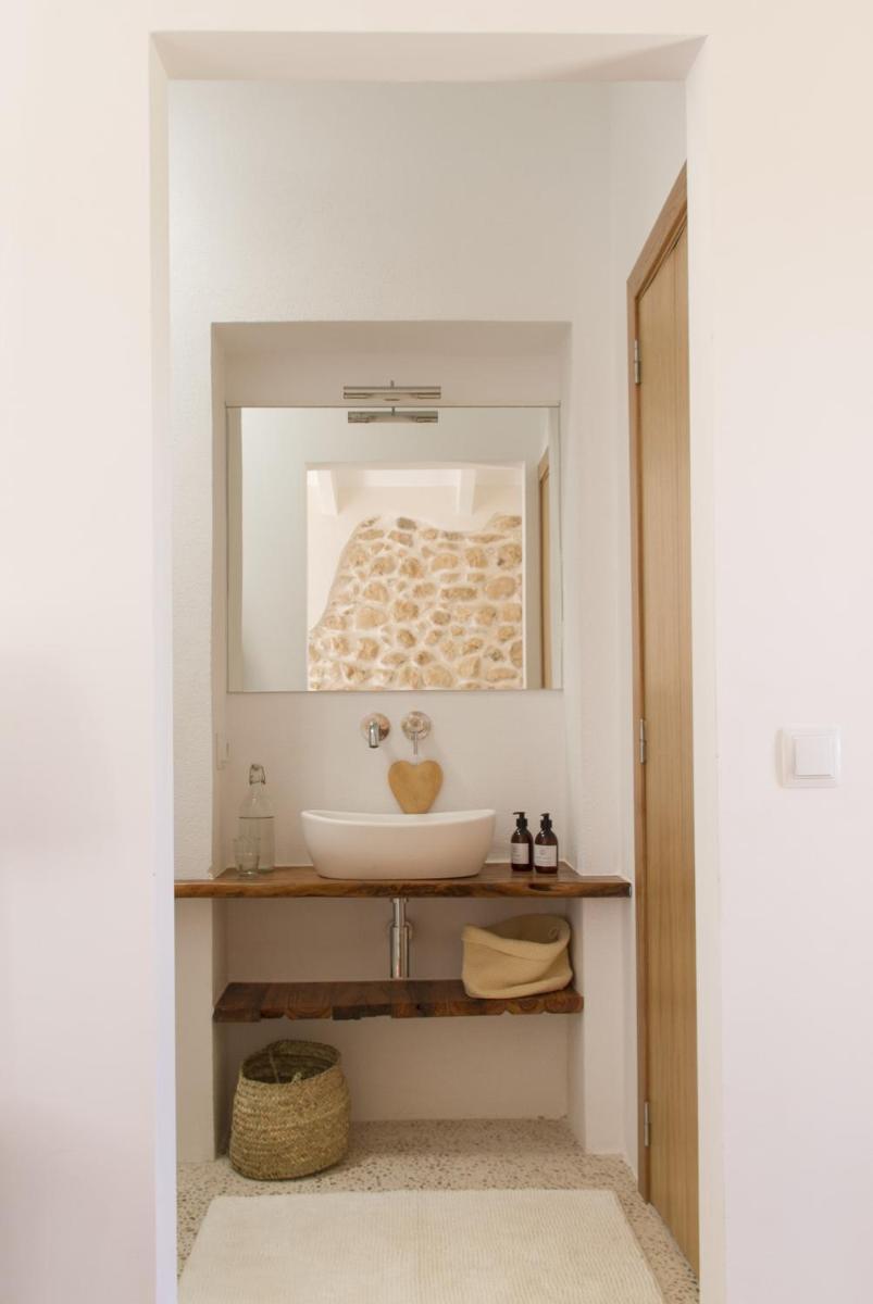 Home Hotel The Pink Pepper Tree