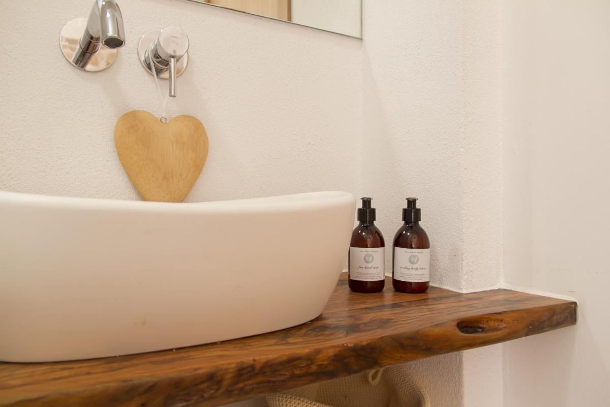 Home Hotel The Pink Pepper Tree