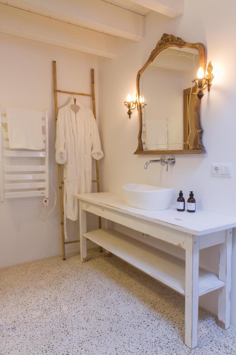 Home Hotel The Pink Pepper Tree