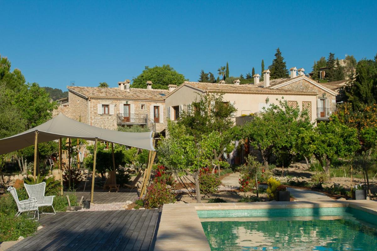 Home Hotel The Pink Pepper Tree