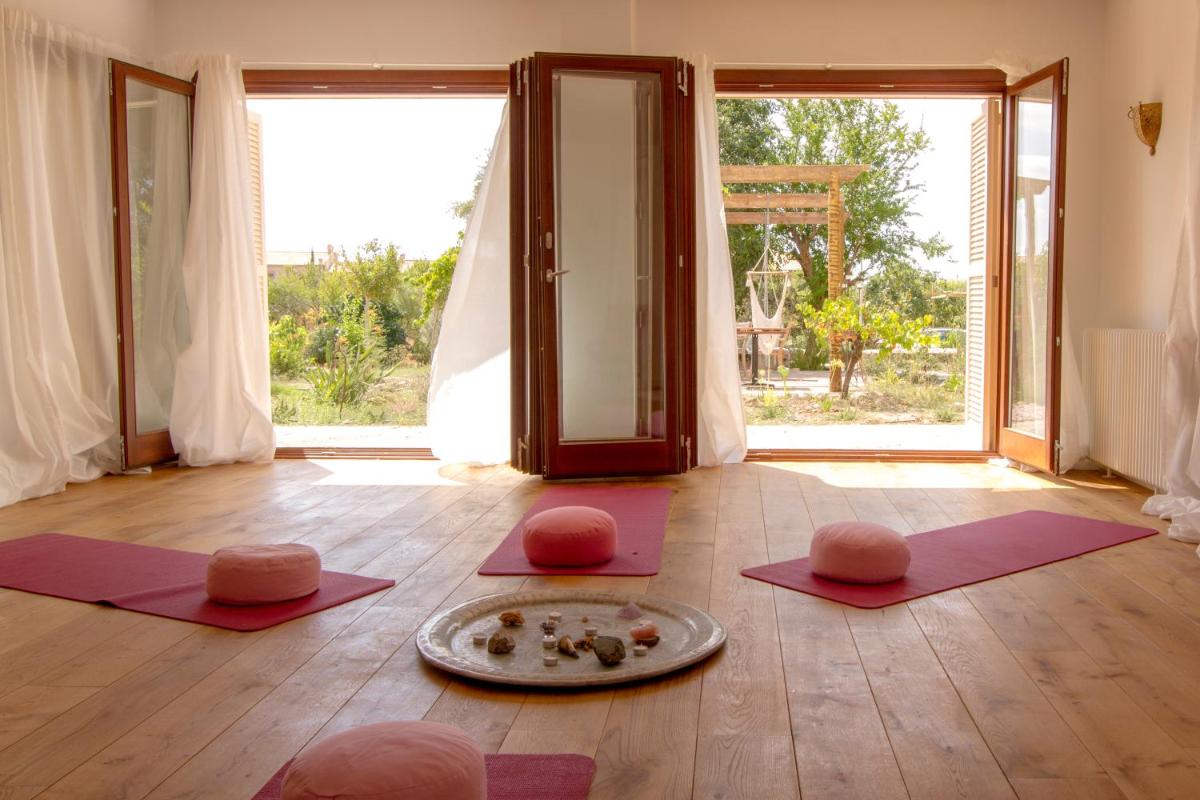 Home Hotel The Pink Pepper Tree