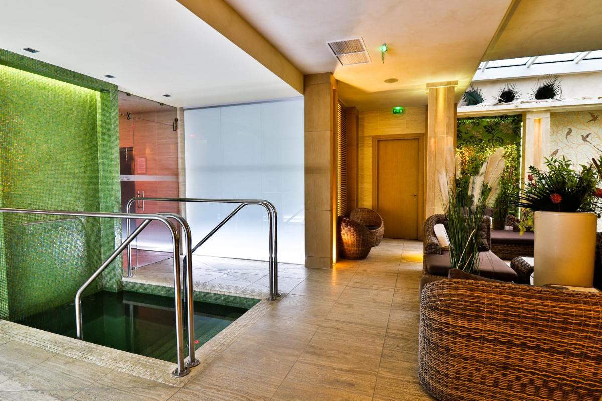 Hostellerie La Farandole