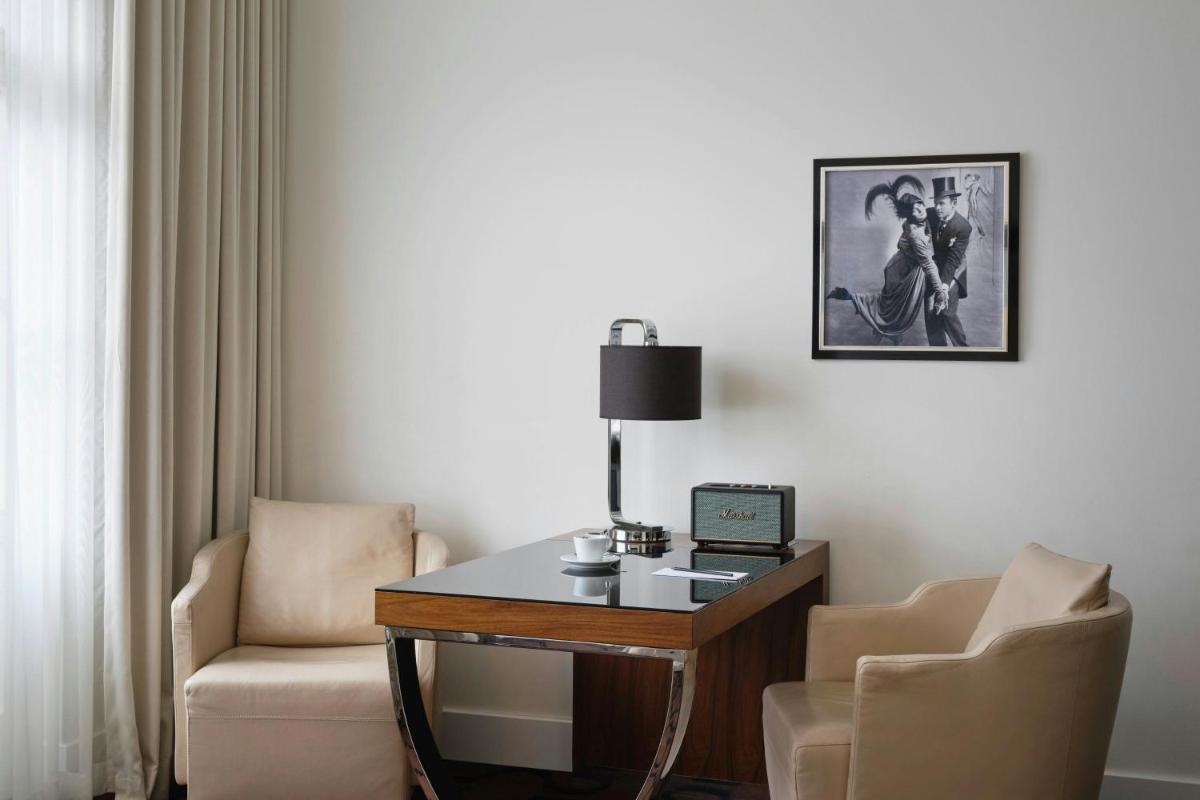 Roomers Berlin Steinplatz, Autograph Collection