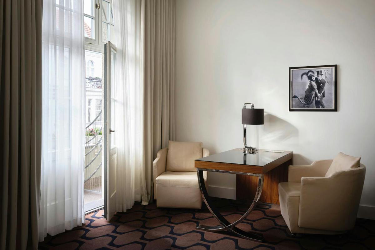 Roomers Berlin Steinplatz, Autograph Collection