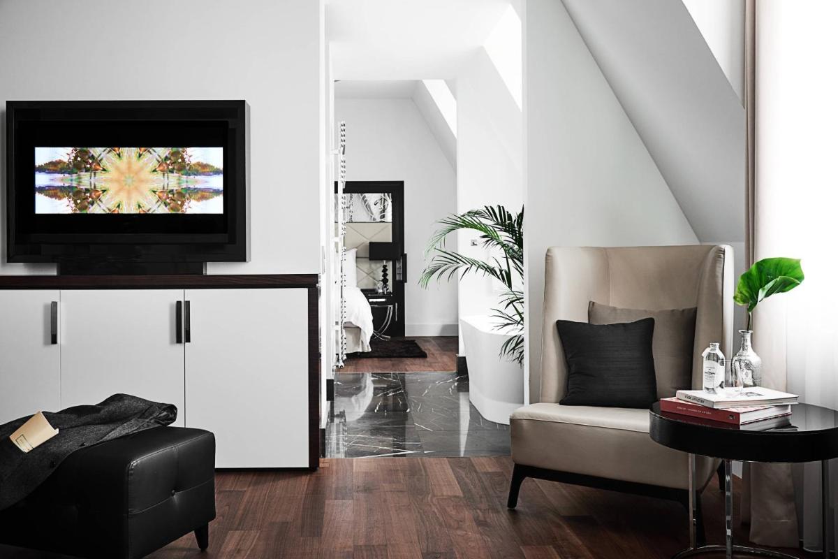 Roomers Berlin Steinplatz, Autograph Collection