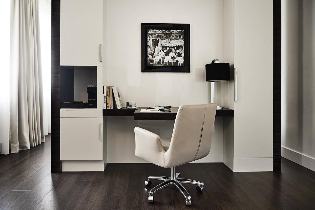 Roomers Berlin Steinplatz, Autograph Collection