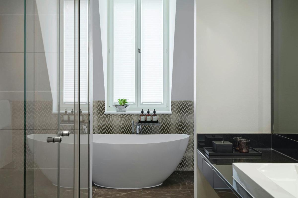 Roomers Berlin Steinplatz, Autograph Collection