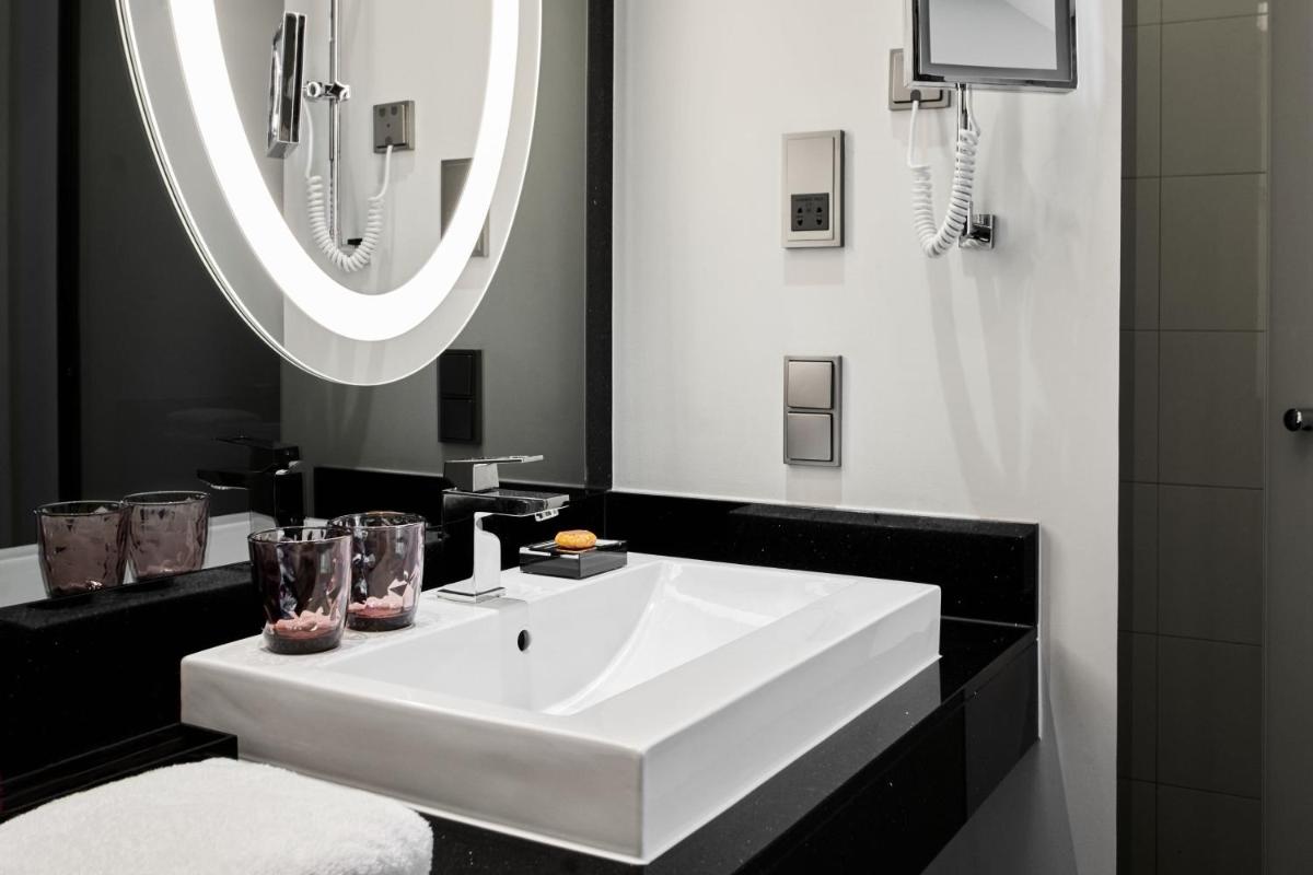 Roomers Berlin Steinplatz, Autograph Collection