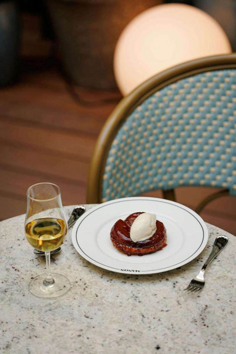 Roomers Berlin Steinplatz, Autograph Collection