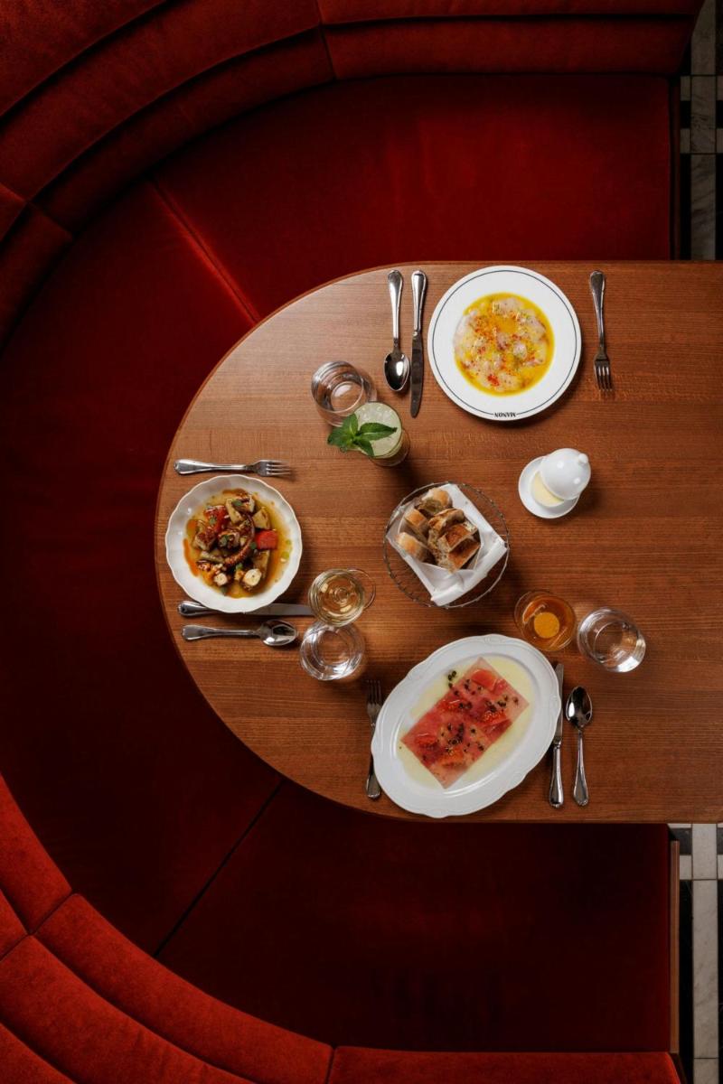 Roomers Berlin Steinplatz, Autograph Collection