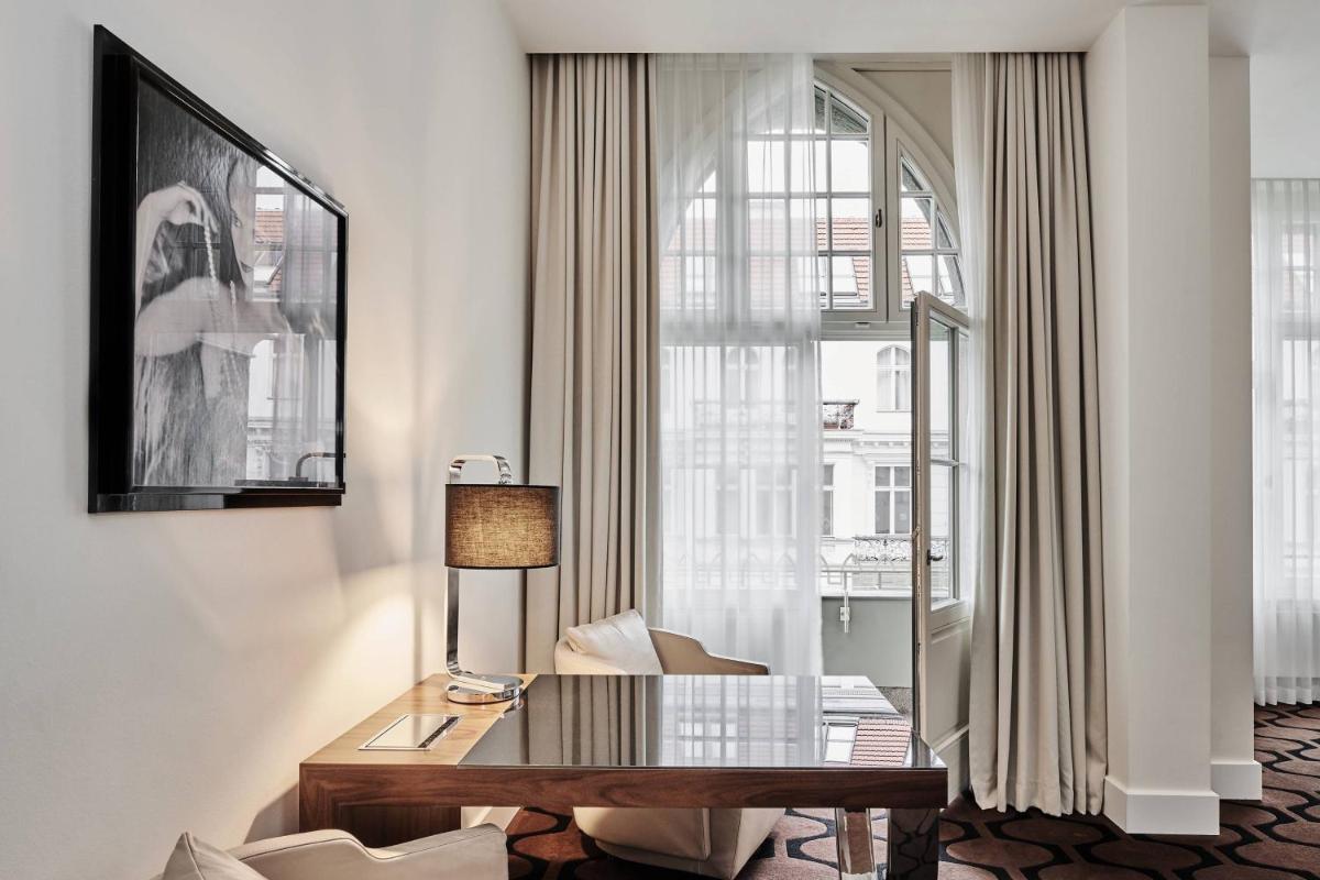 Roomers Berlin Steinplatz, Autograph Collection