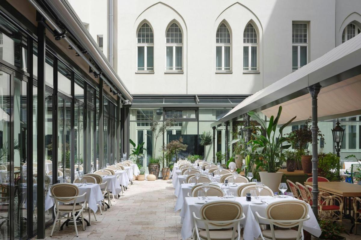 Roomers Berlin Steinplatz, Autograph Collection