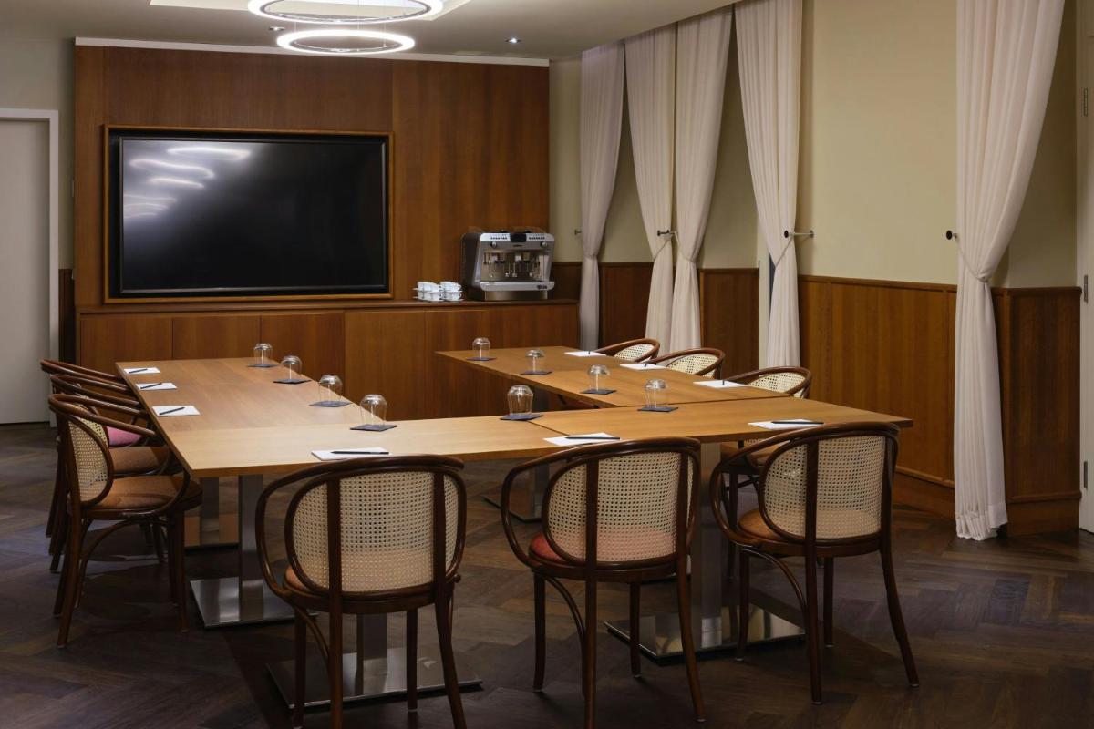 Roomers Berlin Steinplatz, Autograph Collection