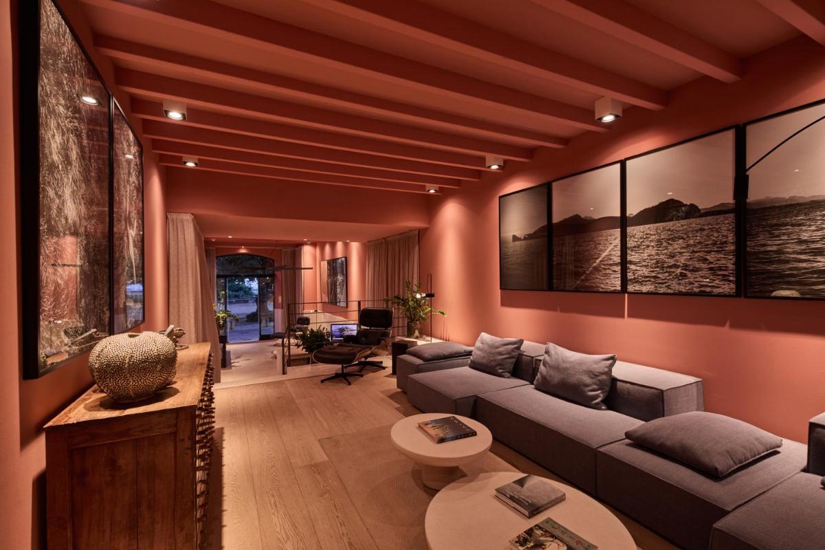 Calatrava Hotel, Mediterranean Sea House