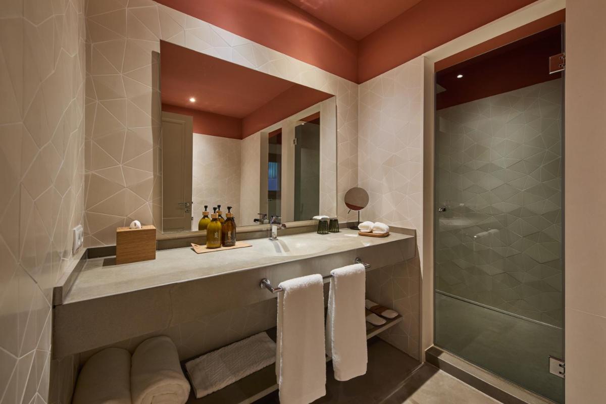 Calatrava Hotel, Mediterranean Sea House